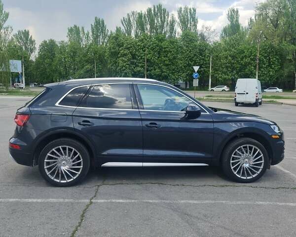 Серый Ауди Ку 5, объемом двигателя 2 л и пробегом 110 тыс. км за 25999 $, фото 4 на Automoto.ua