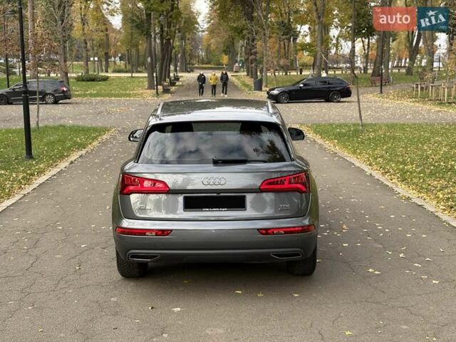Ауди Ку 5 2017 в Киеве на Automoto.ua Серый Ауди Ку 5, объемом двигателя 1.97 л и пробегом 190 тыс. км за 26500 $, фото 45 на Automoto.ua