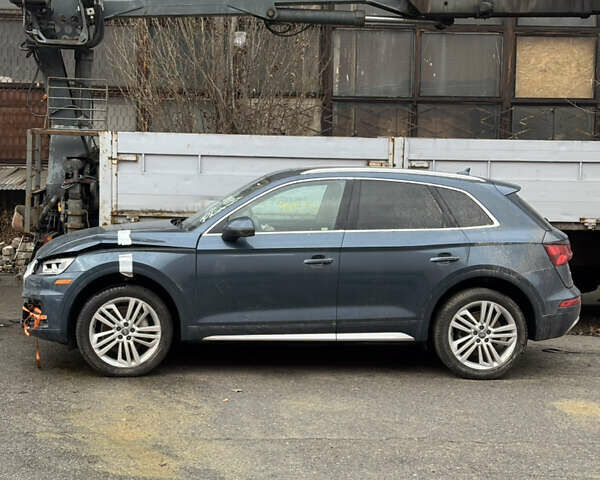 Сірий Ауді Ку 5, об'ємом двигуна 1.98 л та пробігом 79 тис. км за 18000 $, фото 2 на Automoto.ua