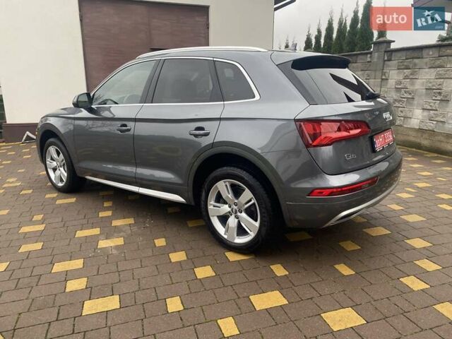 Серый Ауди Ку 5, объемом двигателя 1.98 л и пробегом 229 тыс. км за 20499 $, фото 4 на Automoto.ua