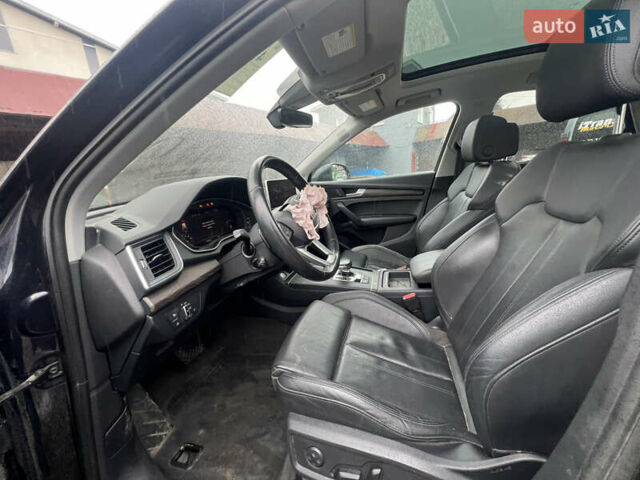 Серый Ауди Ку 5, объемом двигателя 2 л и пробегом 228 тыс. км за 15000 $, фото 13 на Automoto.ua