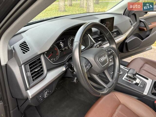 Ауди Ку 5 2017 в Киеве на Automoto.ua Серый Ауди Ку 5, объемом двигателя 1.97 л и пробегом 190 тыс. км за 26500 $, фото 36 на Automoto.ua