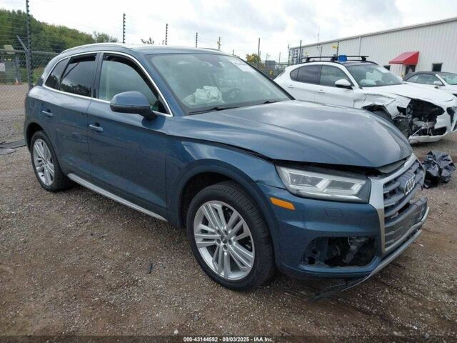 Сірий Ауді Ку 5, об'ємом двигуна 2 л та пробігом 79 тис. км за 17900 $, фото 3 на Automoto.ua