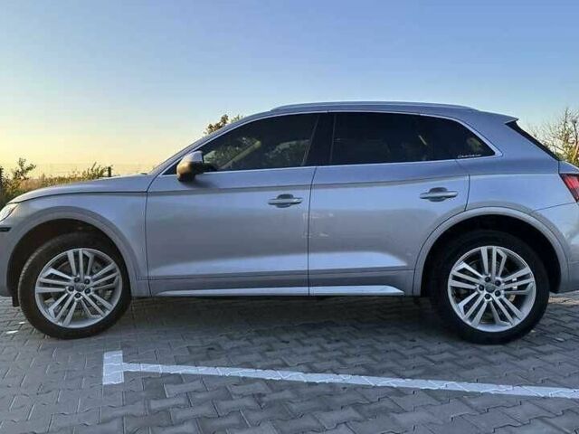 Сірий Ауді Ку 5, об'ємом двигуна 2 л та пробігом 98 тис. км за 21900 $, фото 4 на Automoto.ua