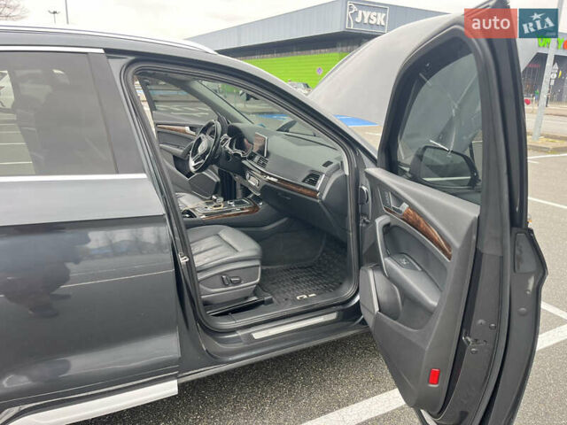 Сірий Ауді Ку 5, об'ємом двигуна 1.98 л та пробігом 121 тис. км за 24200 $, фото 12 на Automoto.ua