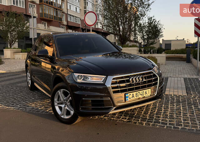 Сірий Ауді Ку 5, об'ємом двигуна 2 л та пробігом 160 тис. км за 21900 $, фото 1 на Automoto.ua