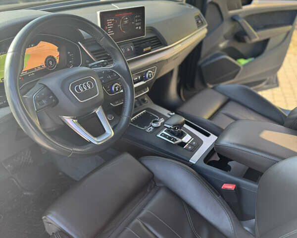 Серый Ауди Ку 5, объемом двигателя 1.97 л и пробегом 165 тыс. км за 32900 $, фото 17 на Automoto.ua