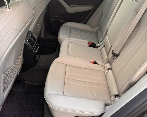 Сірий Ауді Ку 5, об'ємом двигуна 1.98 л та пробігом 102 тис. км за 33000 $, фото 14 на Automoto.ua