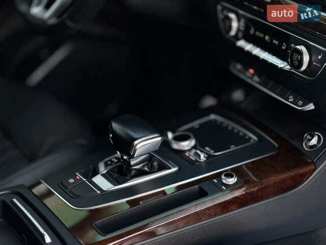 Серый Ауди Ку 5, объемом двигателя 1.98 л и пробегом 169 тыс. км за 25300 $, фото 51 на Automoto.ua