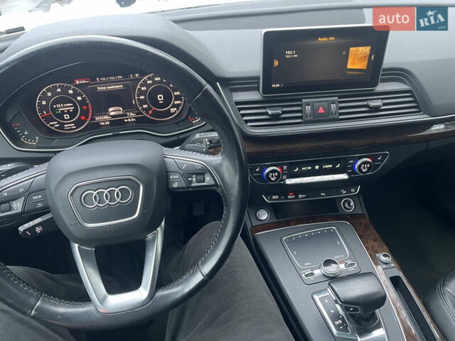 Серый Ауди Ку 5, объемом двигателя 2 л и пробегом 199 тыс. км за 20990 $, фото 23 на Automoto.ua