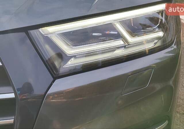 Серый Ауди Ку 5, объемом двигателя 1.97 л и пробегом 127 тыс. км за 34500 $, фото 18 на Automoto.ua