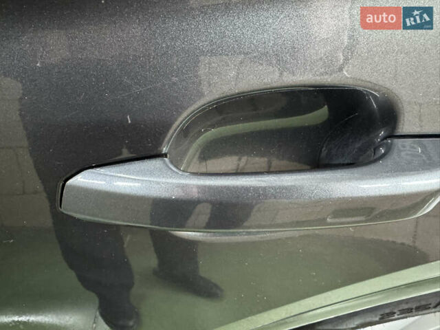 Серый Ауди Ку 5, объемом двигателя 1.97 л и пробегом 131 тыс. км за 35000 $, фото 13 на Automoto.ua