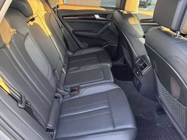 Сірий Ауді Ку 5, об'ємом двигуна 2 л та пробігом 98 тис. км за 21900 $, фото 15 на Automoto.ua