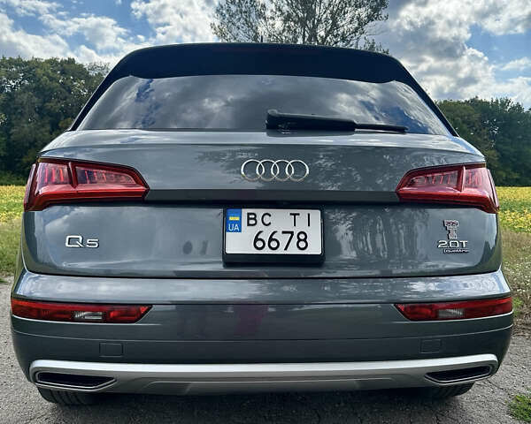 Серый Ауди Ку 5, объемом двигателя 2 л и пробегом 168 тыс. км за 28300 $, фото 5 на Automoto.ua