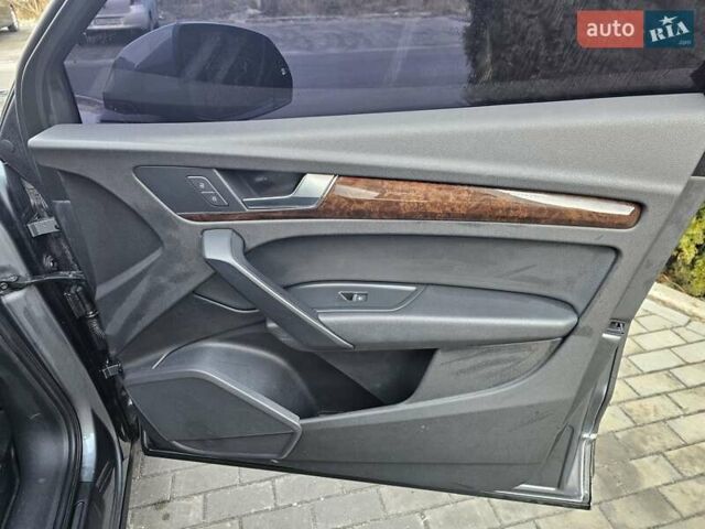 Серый Ауди Ку 5, объемом двигателя 1.98 л и пробегом 125 тыс. км за 21999 $, фото 42 на Automoto.ua