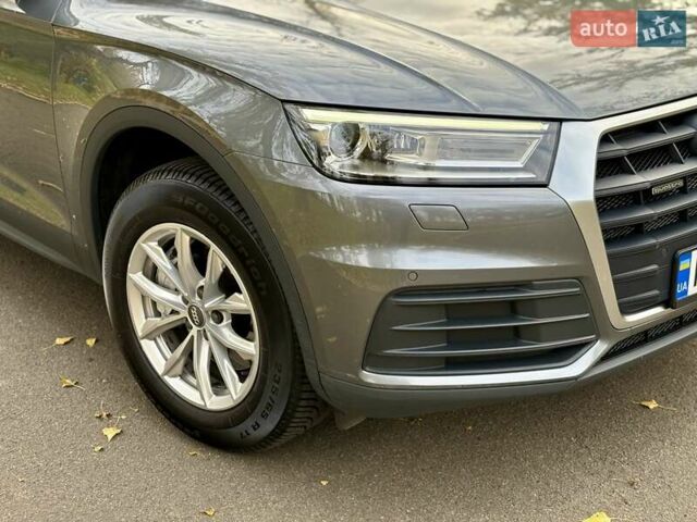 Ауди Ку 5 2017 в Киеве на Automoto.ua Серый Ауди Ку 5, объемом двигателя 1.97 л и пробегом 190 тыс. км за 26500 $, фото 12 на Automoto.ua