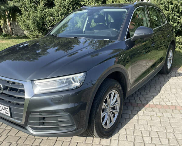Серый Ауди Ку 5, объемом двигателя 2 л и пробегом 163 тыс. км за 29500 $, фото 2 на Automoto.ua