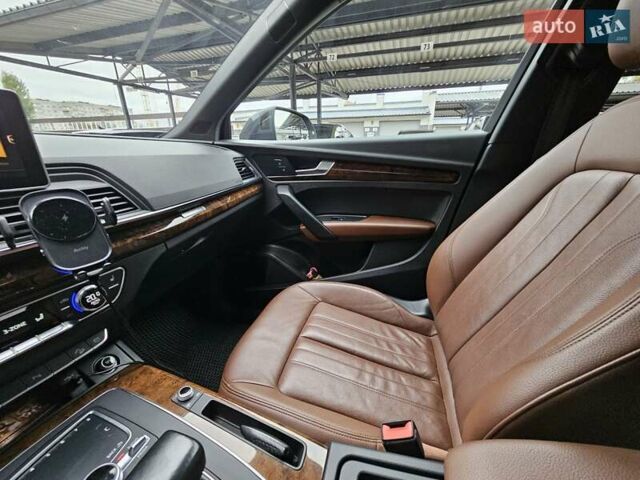 Серый Ауди Ку 5, объемом двигателя 1.98 л и пробегом 165 тыс. км за 28000 $, фото 27 на Automoto.ua