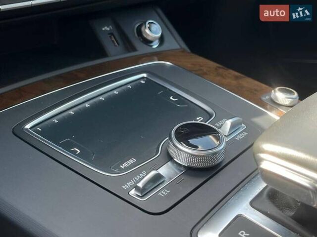 Серый Ауди Ку 5, объемом двигателя 2 л и пробегом 198 тыс. км за 23540 $, фото 30 на Automoto.ua