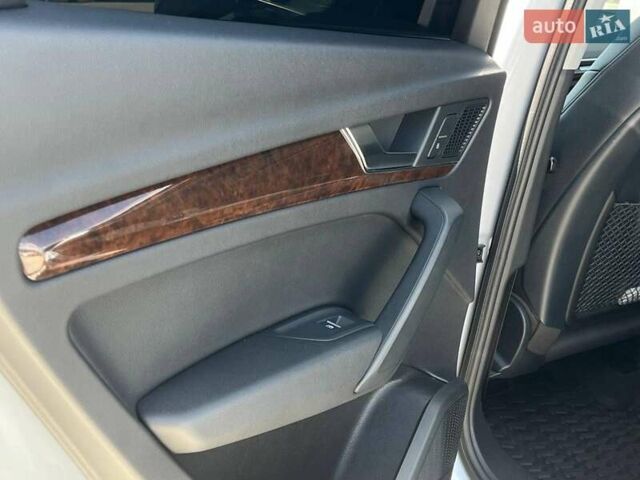 Серый Ауди Ку 5, объемом двигателя 2 л и пробегом 198 тыс. км за 23540 $, фото 15 на Automoto.ua