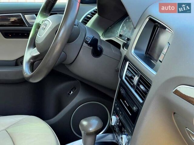 Сірий Ауді Ку 5, об'ємом двигуна 1.98 л та пробігом 106 тис. км за 16750 $, фото 67 на Automoto.ua