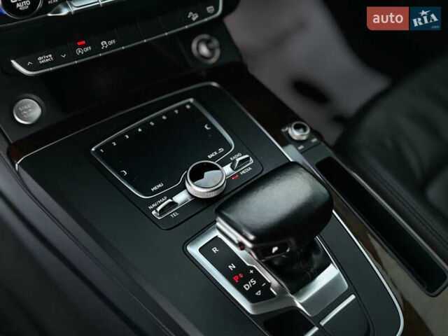 Серый Ауди Ку 5, объемом двигателя 1.98 л и пробегом 169 тыс. км за 25300 $, фото 39 на Automoto.ua