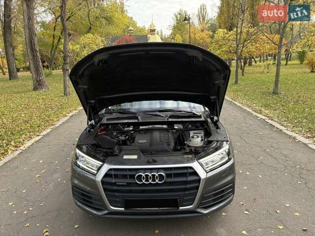 Ауди Ку 5 2017 в Киеве на Automoto.ua Серый Ауди Ку 5, объемом двигателя 1.97 л и пробегом 190 тыс. км за 26500 $, фото 40 на Automoto.ua