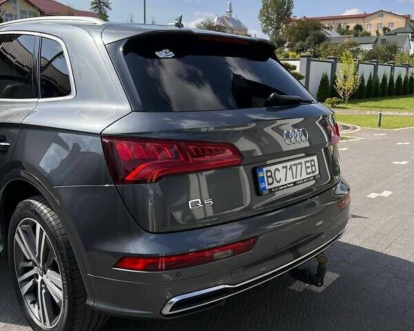 Серый Ауди Ку 5, объемом двигателя 1.97 л и пробегом 280 тыс. км за 28900 $, фото 6 на Automoto.ua