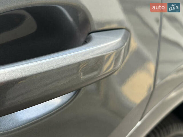 Сірий Ауді Ку 5, об'ємом двигуна 2 л та пробігом 99 тис. км за 27300 $, фото 15 на Automoto.ua