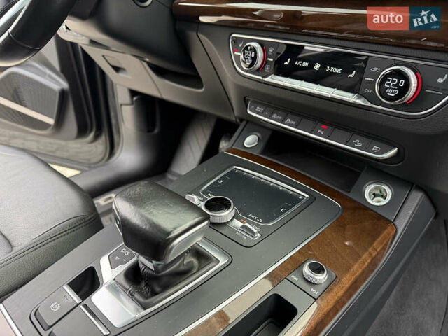 Сірий Ауді Ку 5, об'ємом двигуна 2 л та пробігом 123 тис. км за 26500 $, фото 25 на Automoto.ua