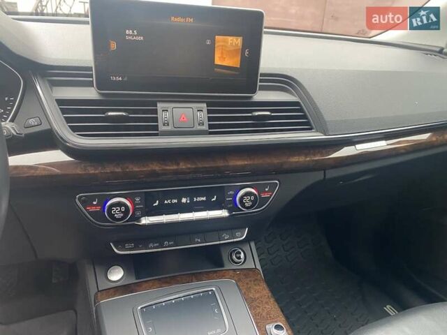 Серый Ауди Ку 5, объемом двигателя 1.98 л и пробегом 229 тыс. км за 20499 $, фото 20 на Automoto.ua