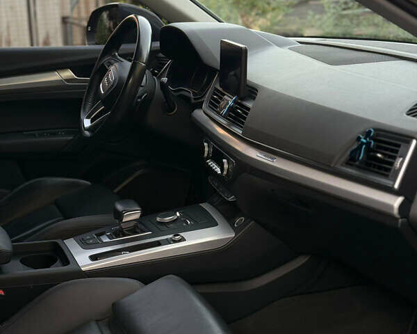 Серый Ауди Ку 5, объемом двигателя 2 л и пробегом 219 тыс. км за 28500 $, фото 5 на Automoto.ua