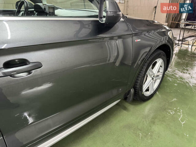 Серый Ауди Ку 5, объемом двигателя 1.97 л и пробегом 131 тыс. км за 35000 $, фото 3 на Automoto.ua