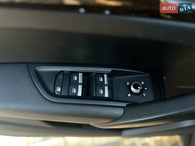 Сірий Ауді Ку 5, об'ємом двигуна 2 л та пробігом 160 тис. км за 21400 $, фото 25 на Automoto.ua