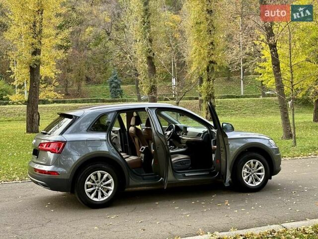 Ауди Ку 5 2017 в Киеве на Automoto.ua Серый Ауди Ку 5, объемом двигателя 1.97 л и пробегом 190 тыс. км за 26500 $, фото 23 на Automoto.ua