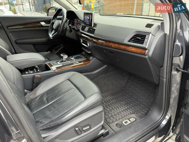 Сірий Ауді Ку 5, об'ємом двигуна 2 л та пробігом 123 тис. км за 26500 $, фото 48 на Automoto.ua