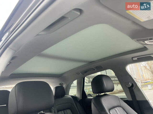 Сірий Ауді Ку 5, об'ємом двигуна 1.98 л та пробігом 121 тис. км за 24200 $, фото 17 на Automoto.ua