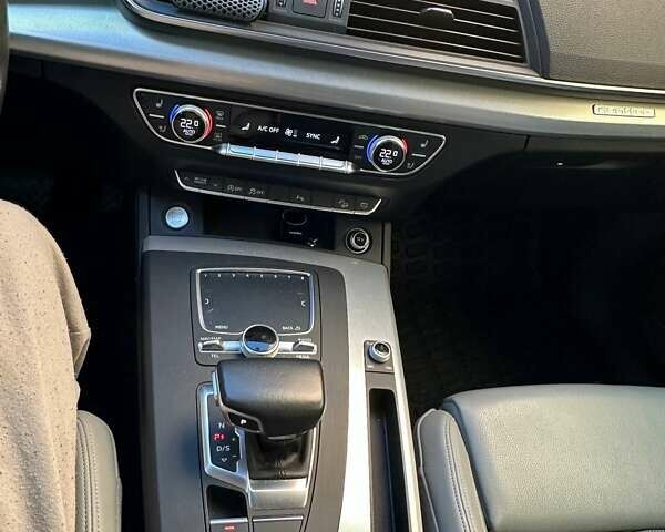 Сірий Ауді Ку 5, об'ємом двигуна 1.98 л та пробігом 102 тис. км за 33000 $, фото 38 на Automoto.ua