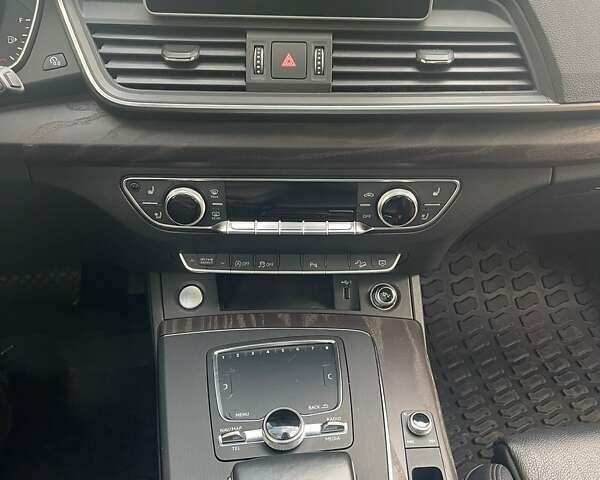 Серый Ауди Ку 5, объемом двигателя 2 л и пробегом 86 тыс. км за 32500 $, фото 8 на Automoto.ua