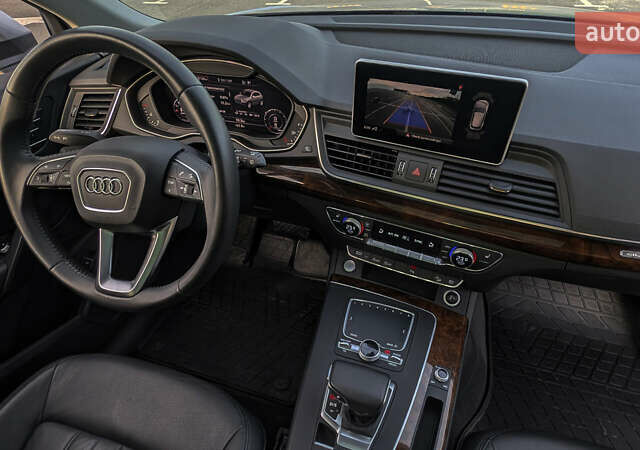 Серый Ауди Ку 5, объемом двигателя 1.98 л и пробегом 100 тыс. км за 23690 $, фото 49 на Automoto.ua