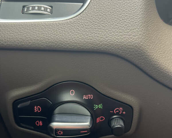 Серый Ауди Ку 5, объемом двигателя 1.98 л и пробегом 195 тыс. км за 18500 $, фото 20 на Automoto.ua