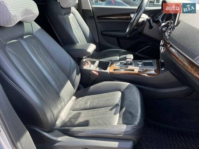 Серый Ауди Ку 5, объемом двигателя 2 л и пробегом 198 тыс. км за 23540 $, фото 46 на Automoto.ua