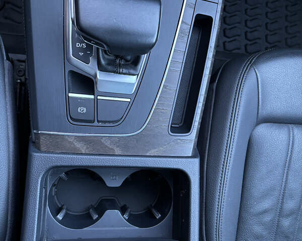 Серый Ауди Ку 5, объемом двигателя 1.98 л и пробегом 85 тыс. км за 26900 $, фото 41 на Automoto.ua