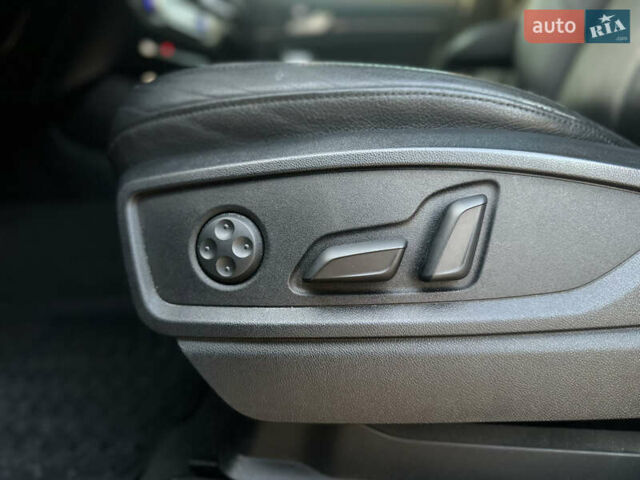 Сірий Ауді Ку 5, об'ємом двигуна 2 л та пробігом 160 тис. км за 21900 $, фото 26 на Automoto.ua