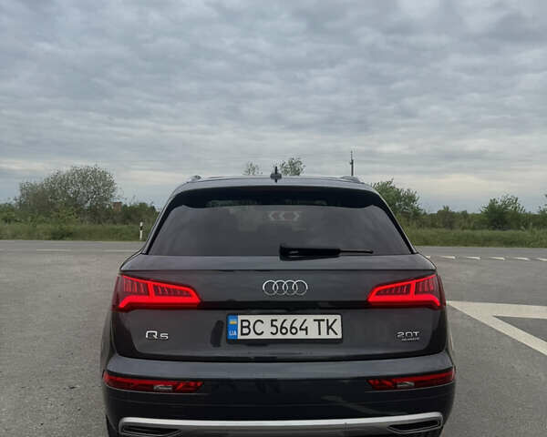 Серый Ауди Ку 5, объемом двигателя 1.98 л и пробегом 180 тыс. км за 24500 $, фото 3 на Automoto.ua