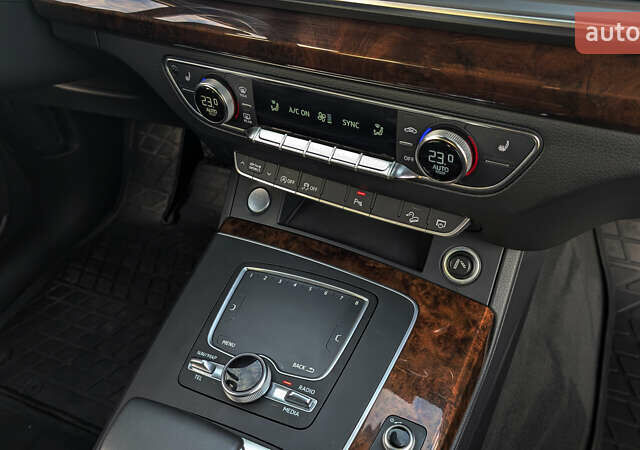 Серый Ауди Ку 5, объемом двигателя 1.98 л и пробегом 100 тыс. км за 23690 $, фото 70 на Automoto.ua