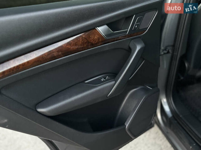 Серый Ауди Ку 5, объемом двигателя 1.98 л и пробегом 169 тыс. км за 25300 $, фото 65 на Automoto.ua