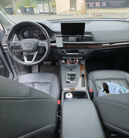 Серый Ауди Ку 5, объемом двигателя 1.98 л и пробегом 203 тыс. км за 25000 $, фото 13 на Automoto.ua