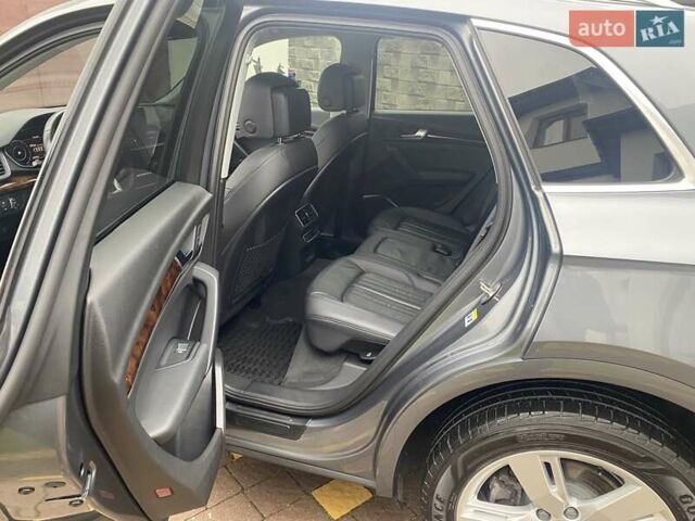 Серый Ауди Ку 5, объемом двигателя 1.98 л и пробегом 229 тыс. км за 20499 $, фото 17 на Automoto.ua