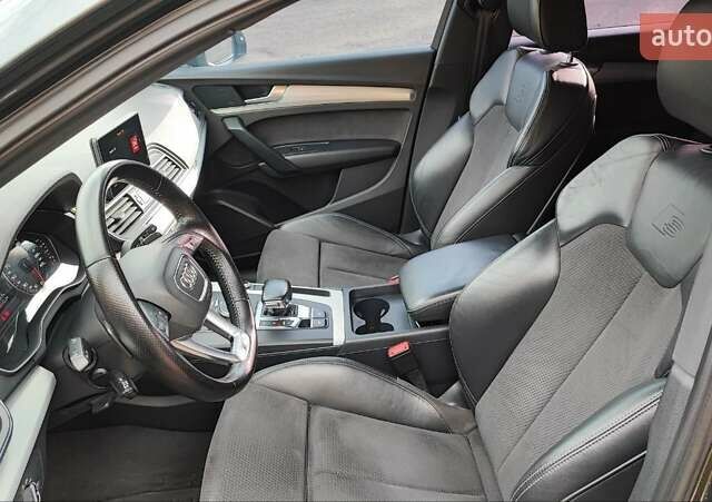 Серый Ауди Ку 5, объемом двигателя 1.97 л и пробегом 127 тыс. км за 34500 $, фото 15 на Automoto.ua